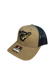 Load image into Gallery viewer, Hang Loose Camo Snapback